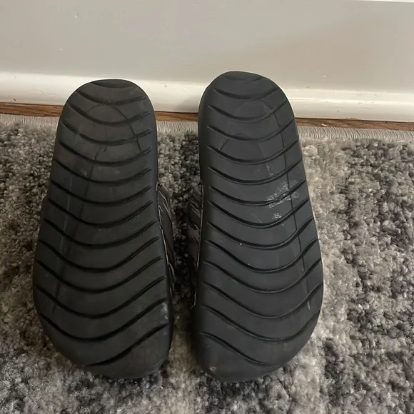 Nike toddler sandal - Picture 2 of 2